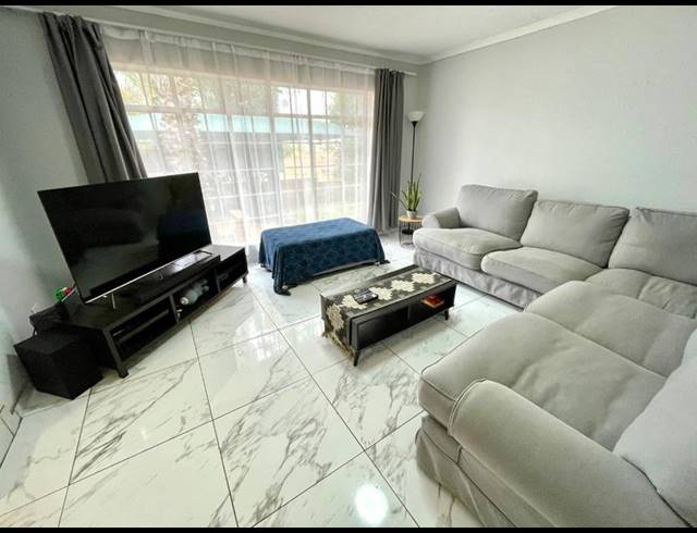 4 BEDROOM HOUSE FOR SALE IN NOORDHEUWEL